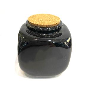 Godet en porcelaine noir pour liquide avec bouchon de liège